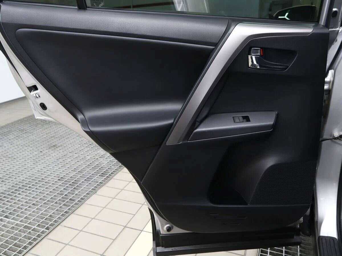 Toyota RAV4 2019 года с пробегом. Фото: #16