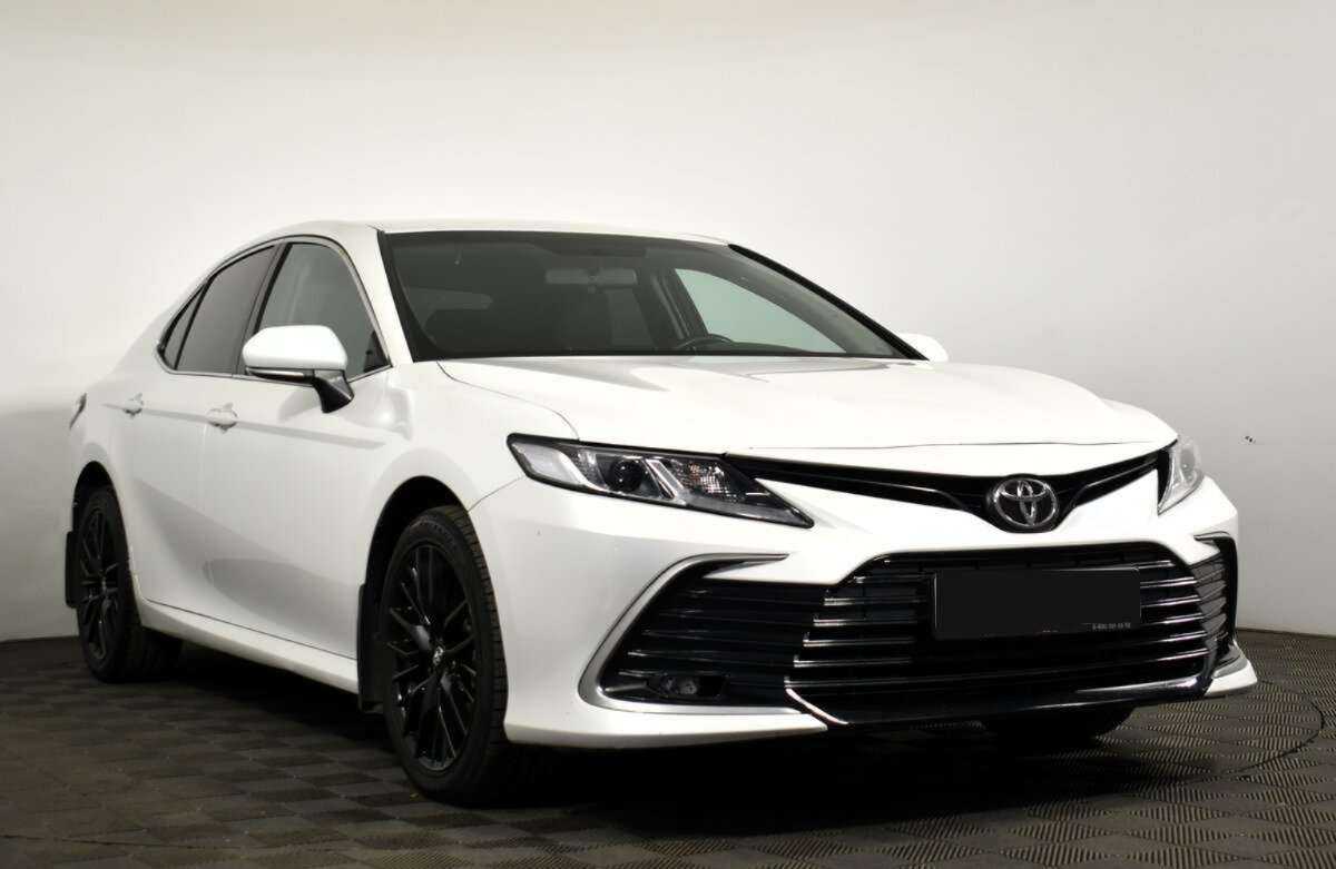 Toyota Camry 2021 года с пробегом. Фото: #2