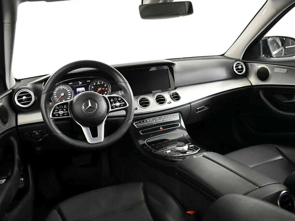 Mercedes-Benz E-Класс 2018 года с пробегом. Фото: #9