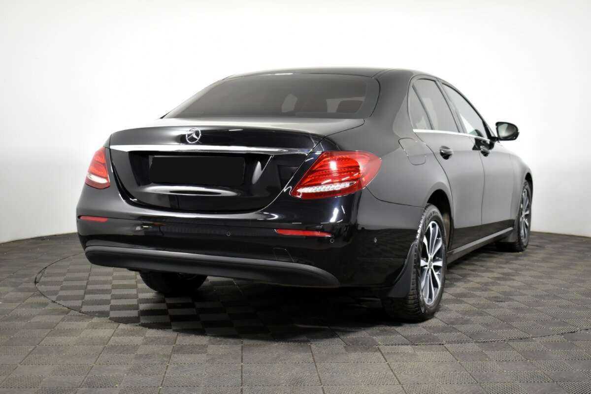 Mercedes-Benz E-Класс 2018 года с пробегом. Фото: #3