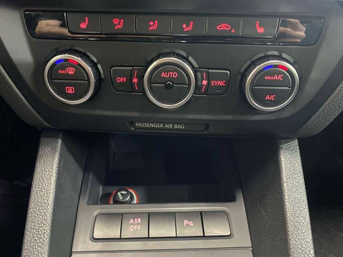 Б/У Фольксваген Джетта 2013 года. Фото: #12