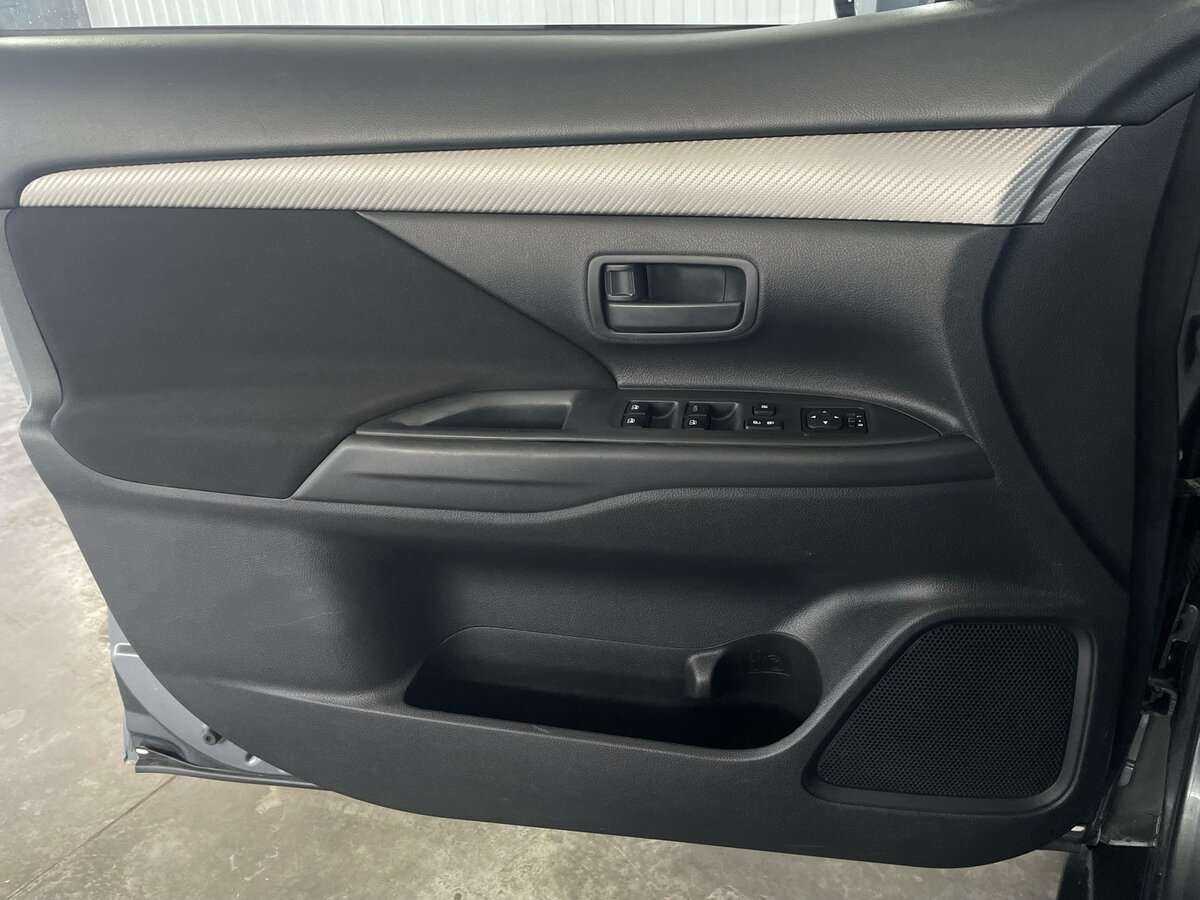 Mitsubishi Outlander 2018 года с пробегом. Фото: #18