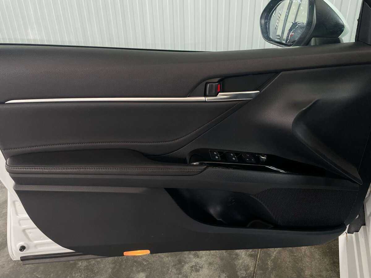 Toyota Camry 2018 года с пробегом. Фото: #20