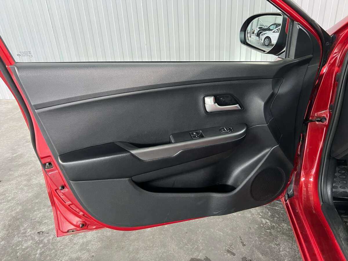 Б/У Киа Рио 2015 года. Фото: #8