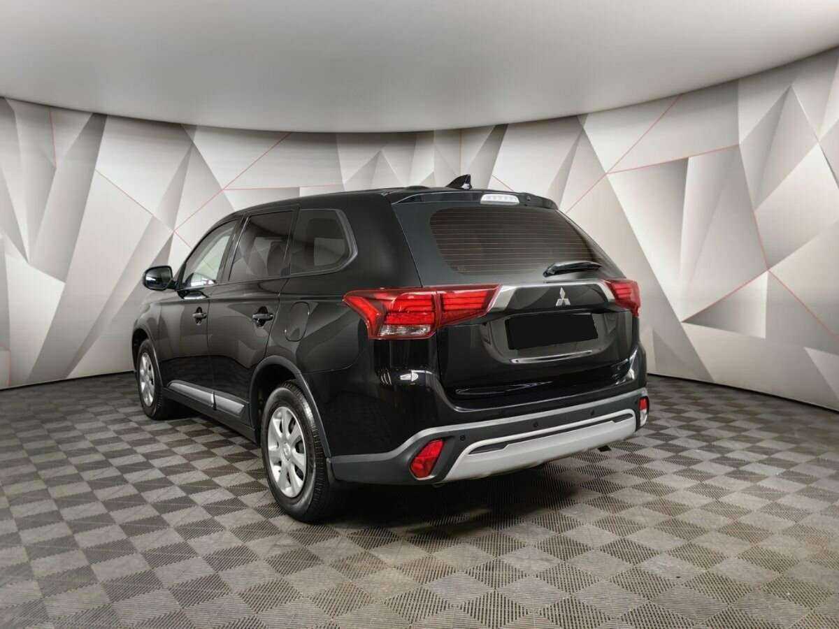 Mitsubishi Outlander 2018 года с пробегом. Фото: #3