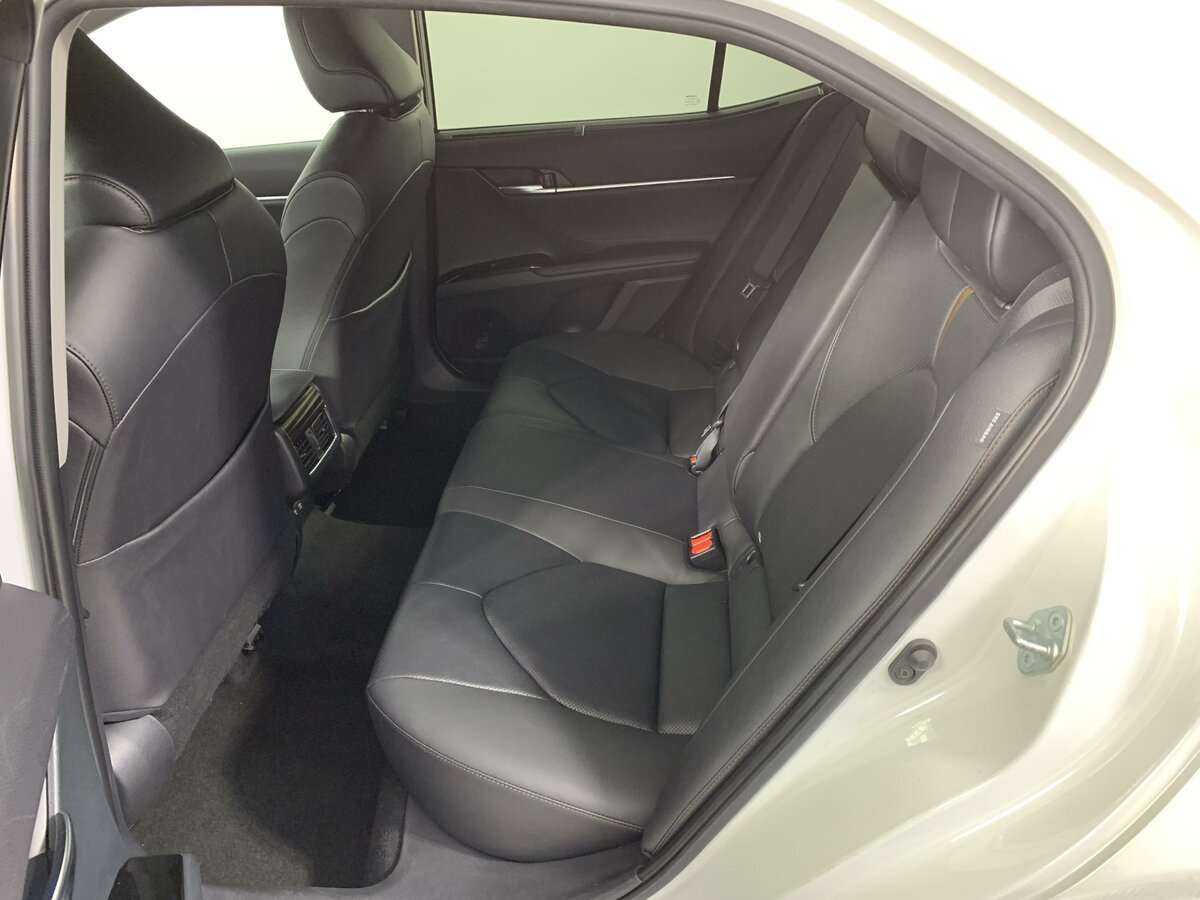 Toyota Camry 2021 года с пробегом. Фото: #9