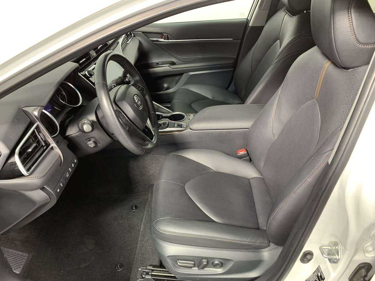 Toyota Camry 2021 года с пробегом. Фото: #13