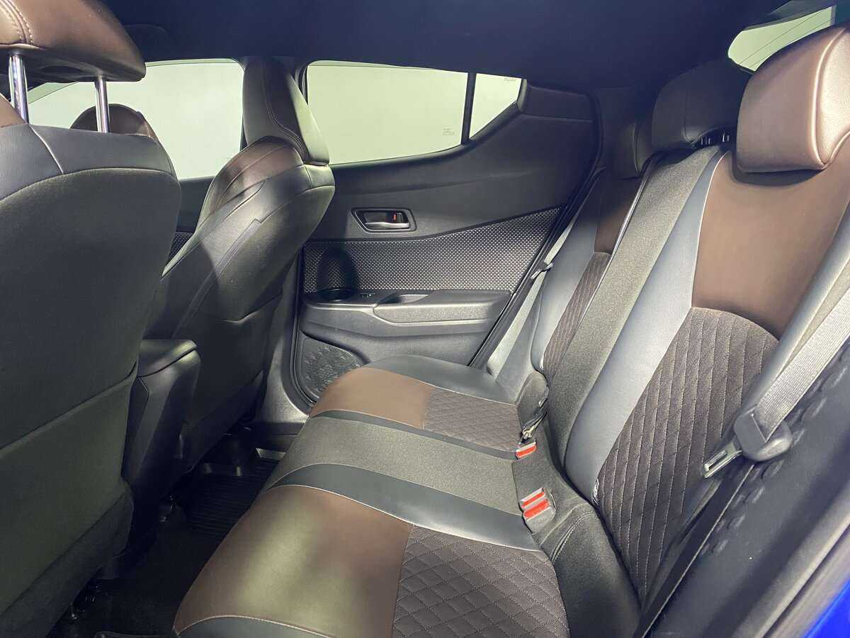 Toyota C-HR 2019 года с пробегом. Фото: #7