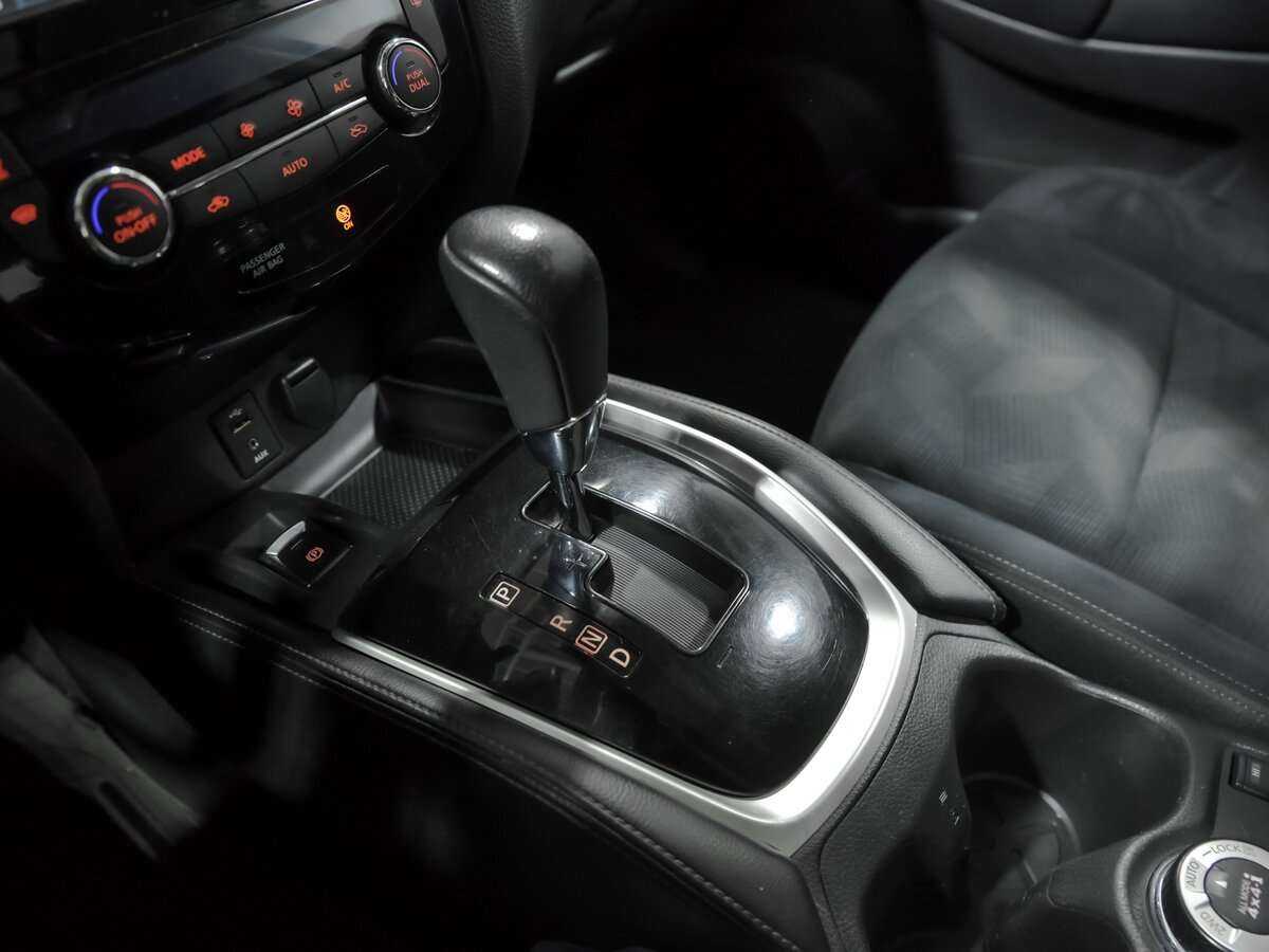 Б/У Ниссан Икс-Трейл 2015 года. Фото: #12