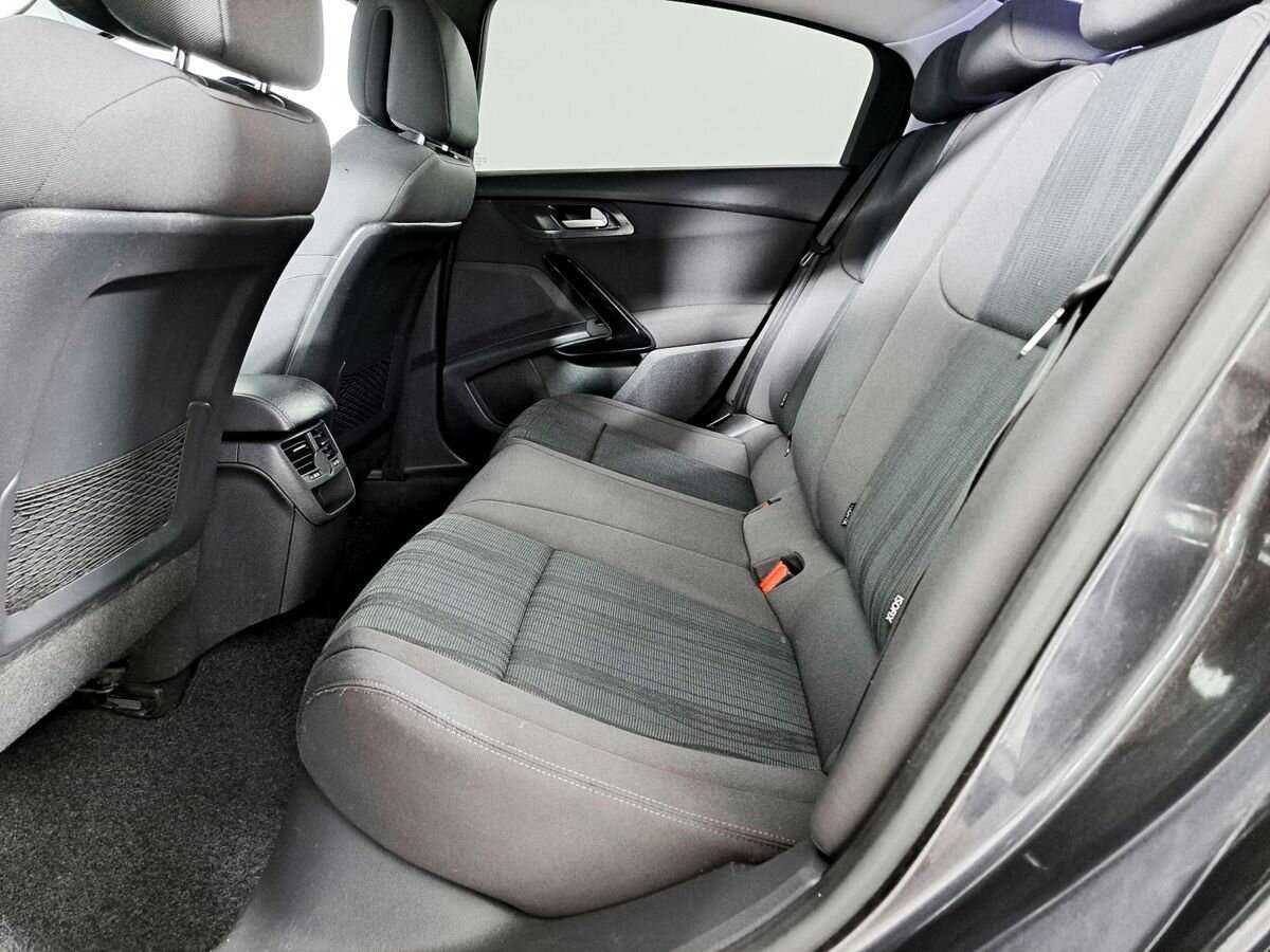 Peugeot 508 2012 года с пробегом. Фото: #8