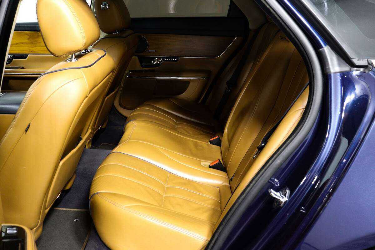 Jaguar XJ 2013 года с пробегом. Фото: #11