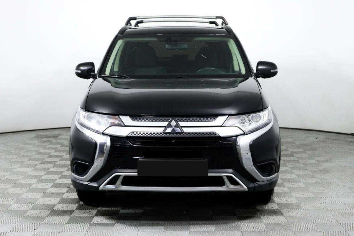 Mitsubishi Outlander 2018 года с пробегом. Фото: #1