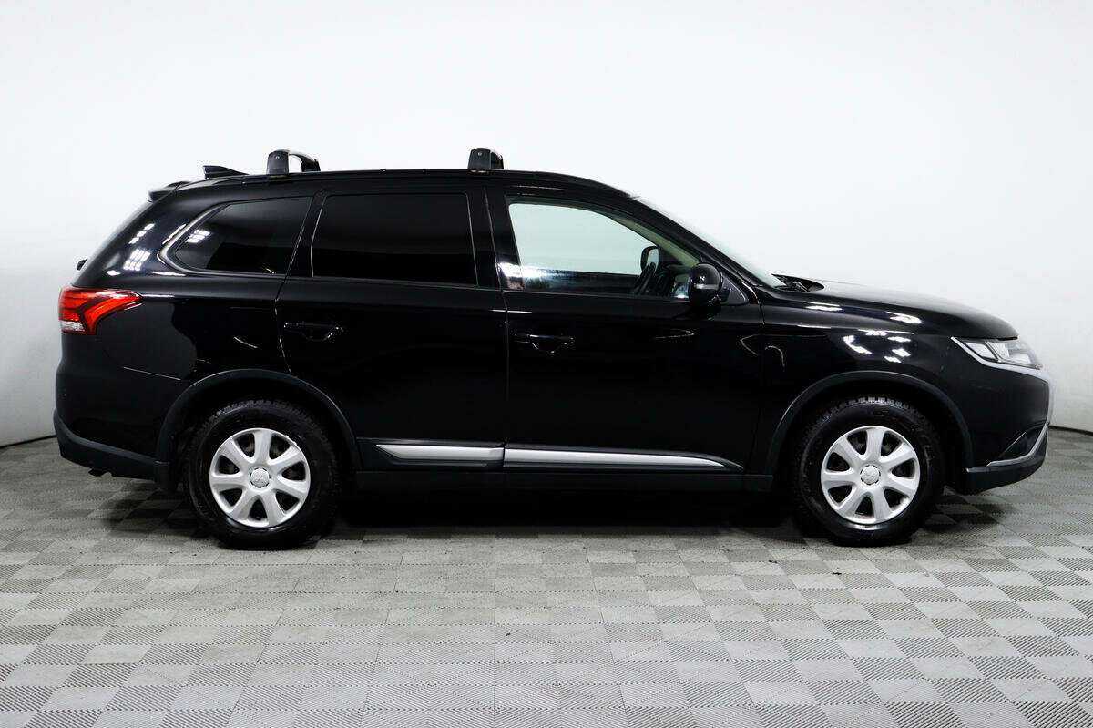 Mitsubishi Outlander 2018 года с пробегом. Фото: #3