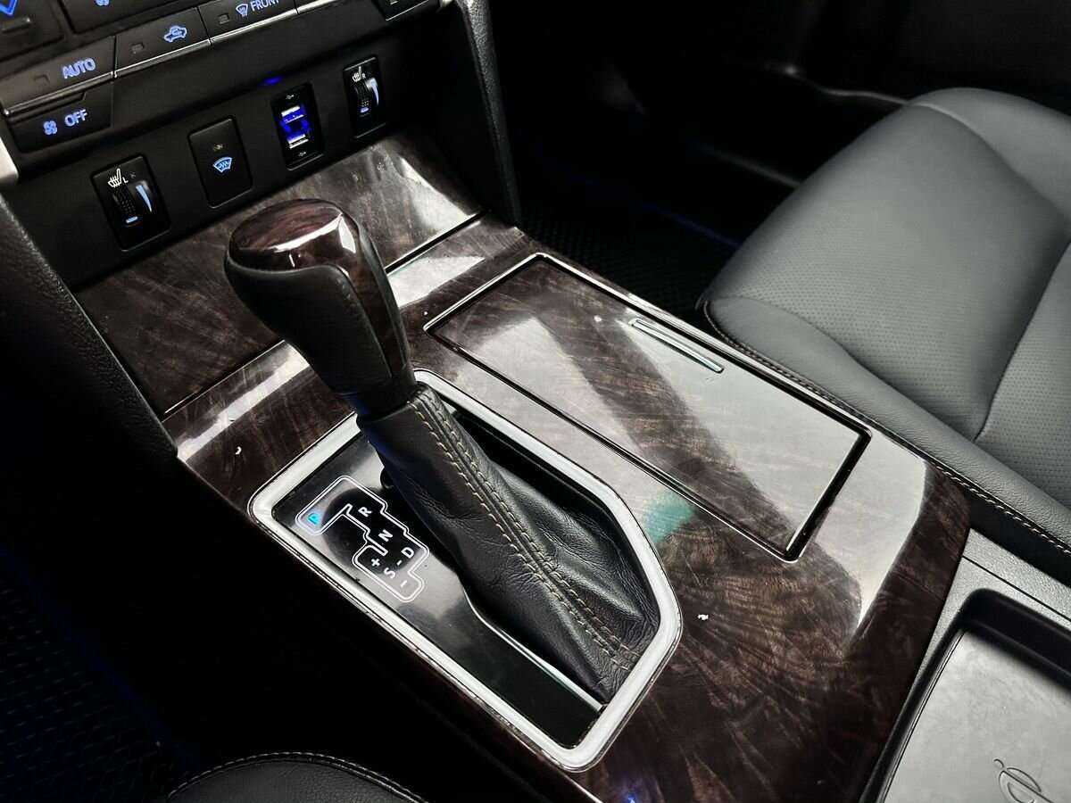 Б/У Тойота Камри 2016 года. Фото: #13