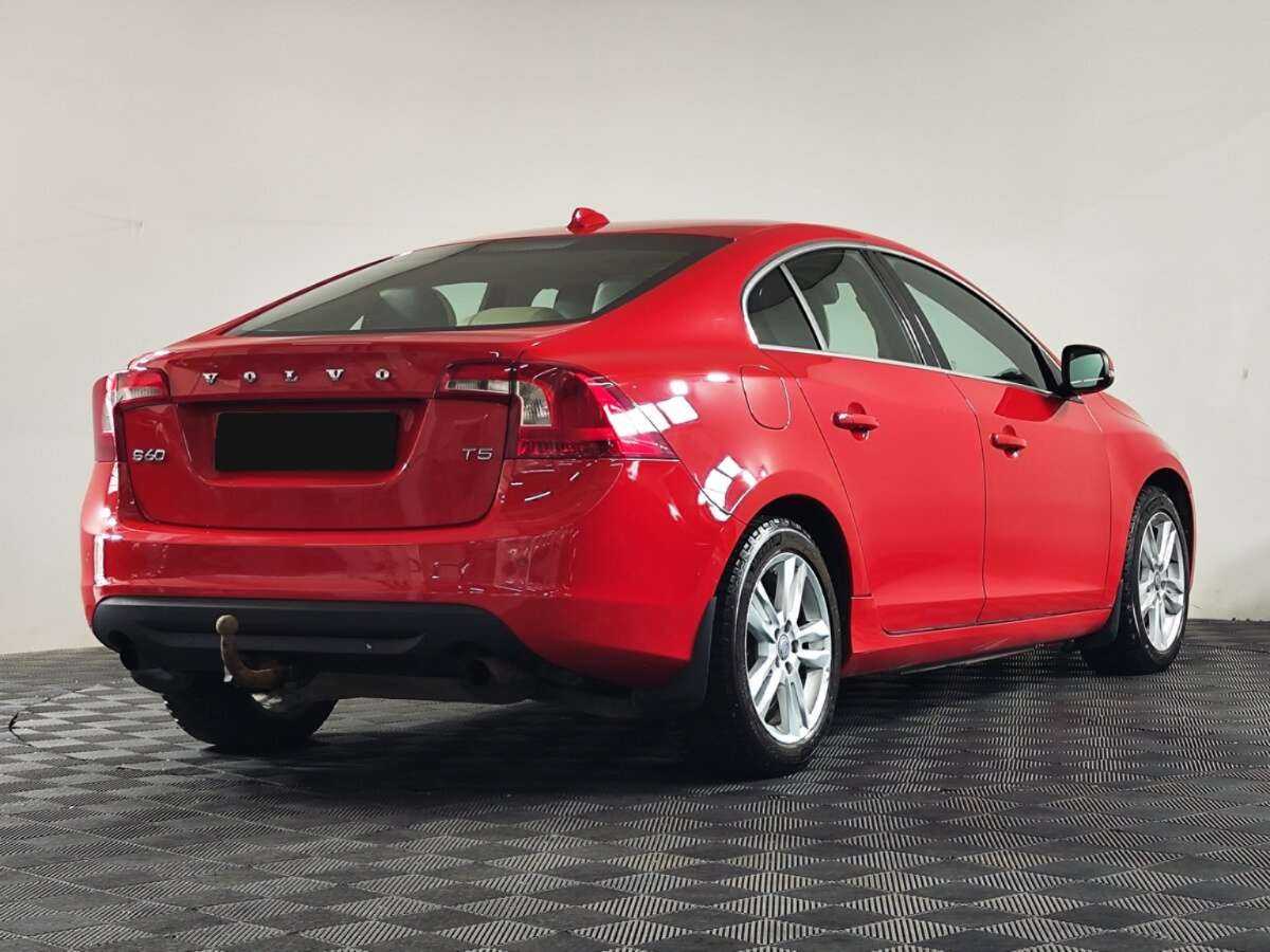 Volvo S60 2012 года с пробегом. Фото: #2
