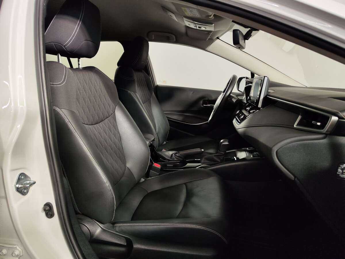 Б/У Тойота Королла 2019 года. Фото: #8