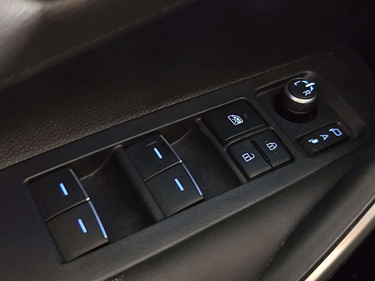 Б/У Тойота Королла 2019 года. Фото: #18