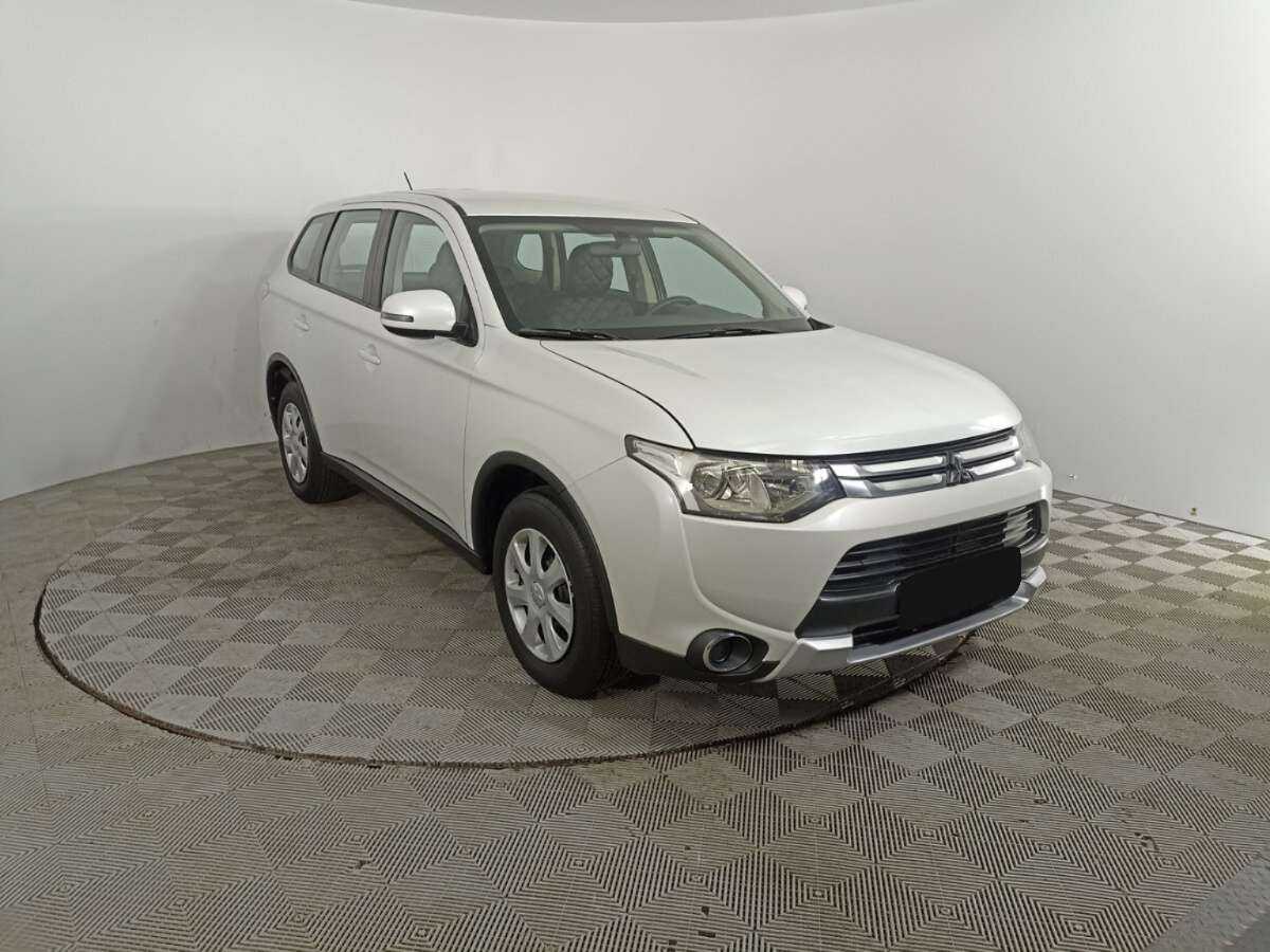 Mitsubishi Outlander 2014 года с пробегом. Фото: #2