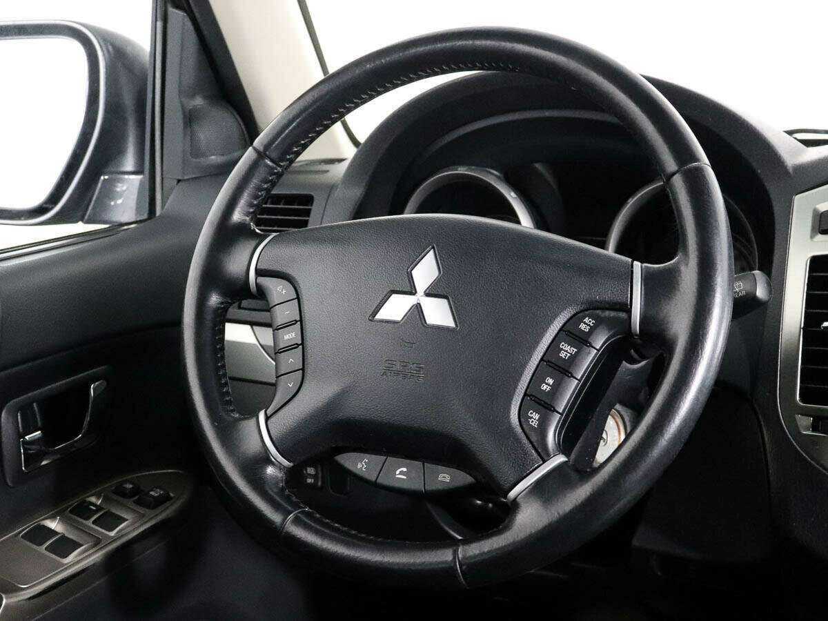Mitsubishi Pajero 2018 года с пробегом. Фото: #12