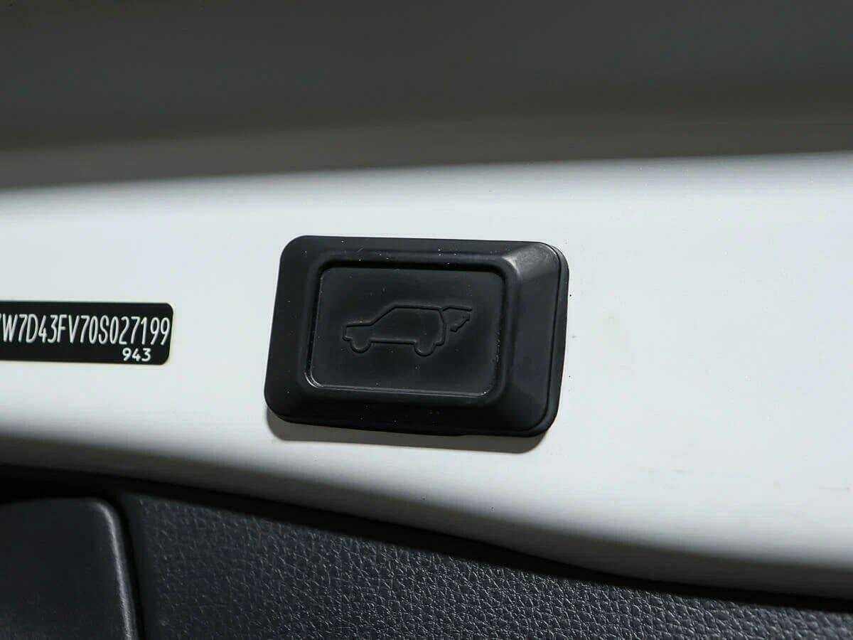 Toyota RAV4 2021 года с пробегом. Фото: #17