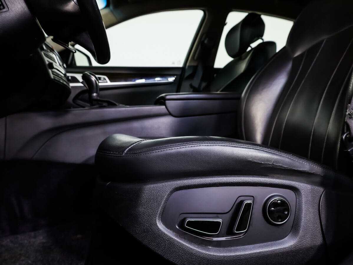 Hyundai Genesis 2014 года с пробегом. Фото: #17