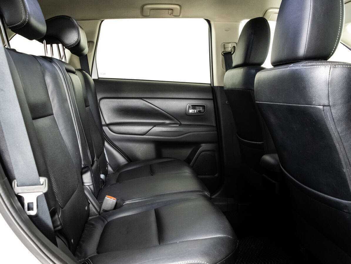 Mitsubishi Outlander 2014 года с пробегом. Фото: #14