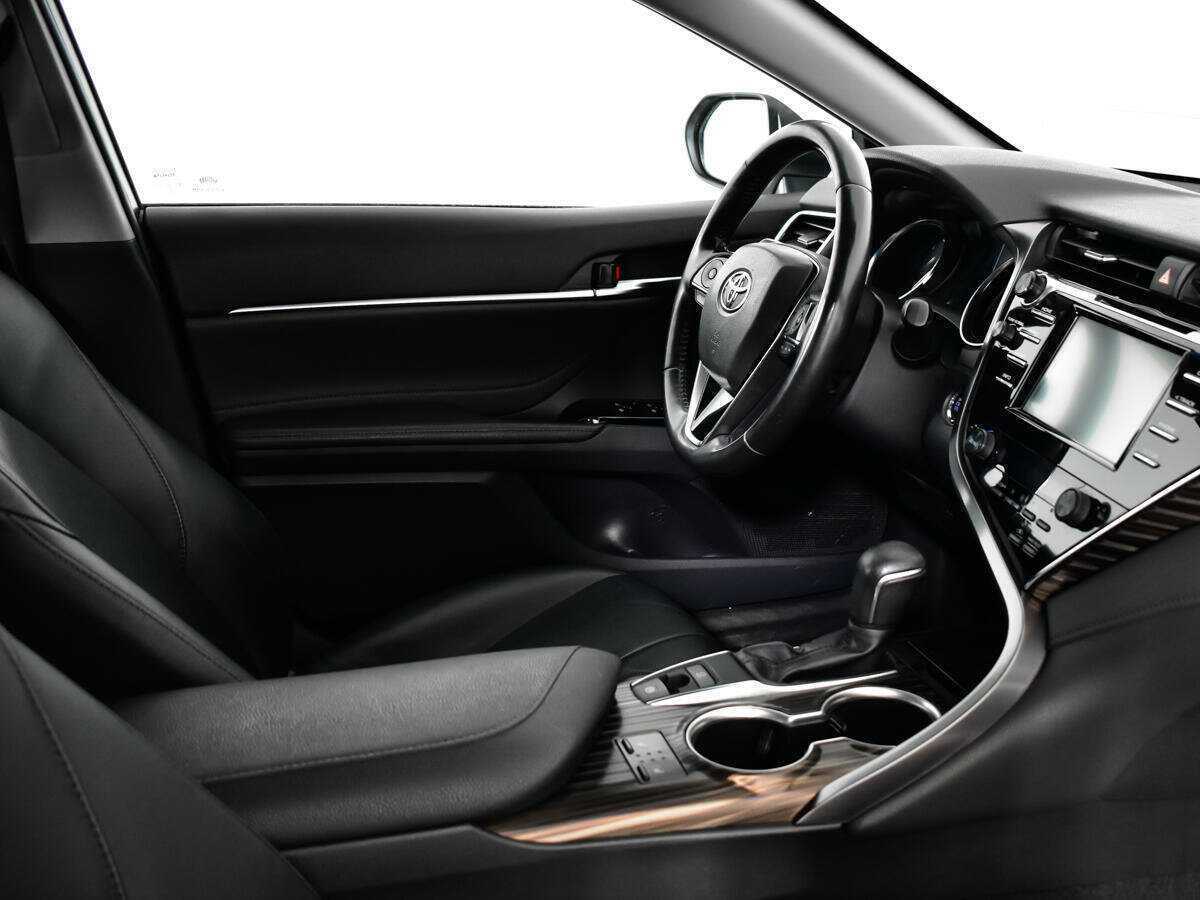 Toyota Camry 2020 года с пробегом. Фото: #8