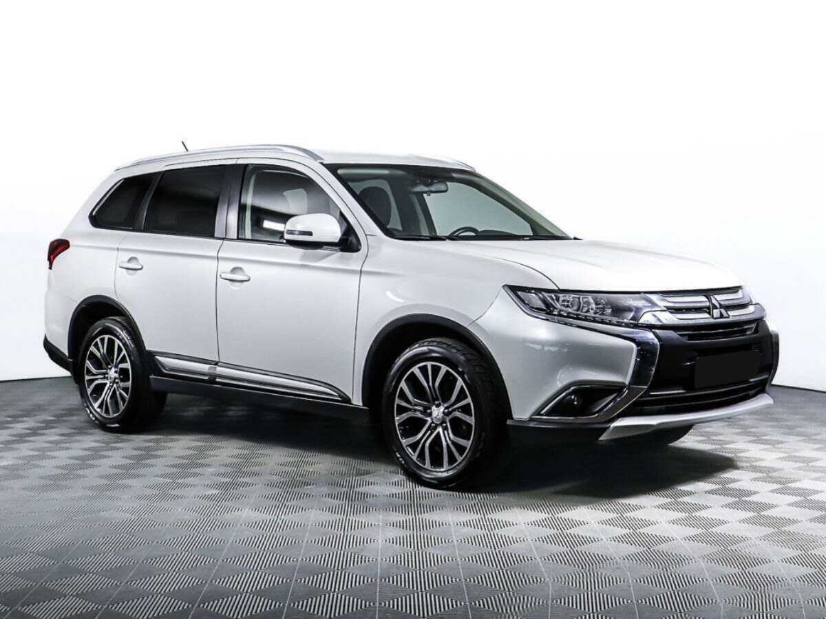 Mitsubishi Outlander 2016 года с пробегом. Фото: #2
