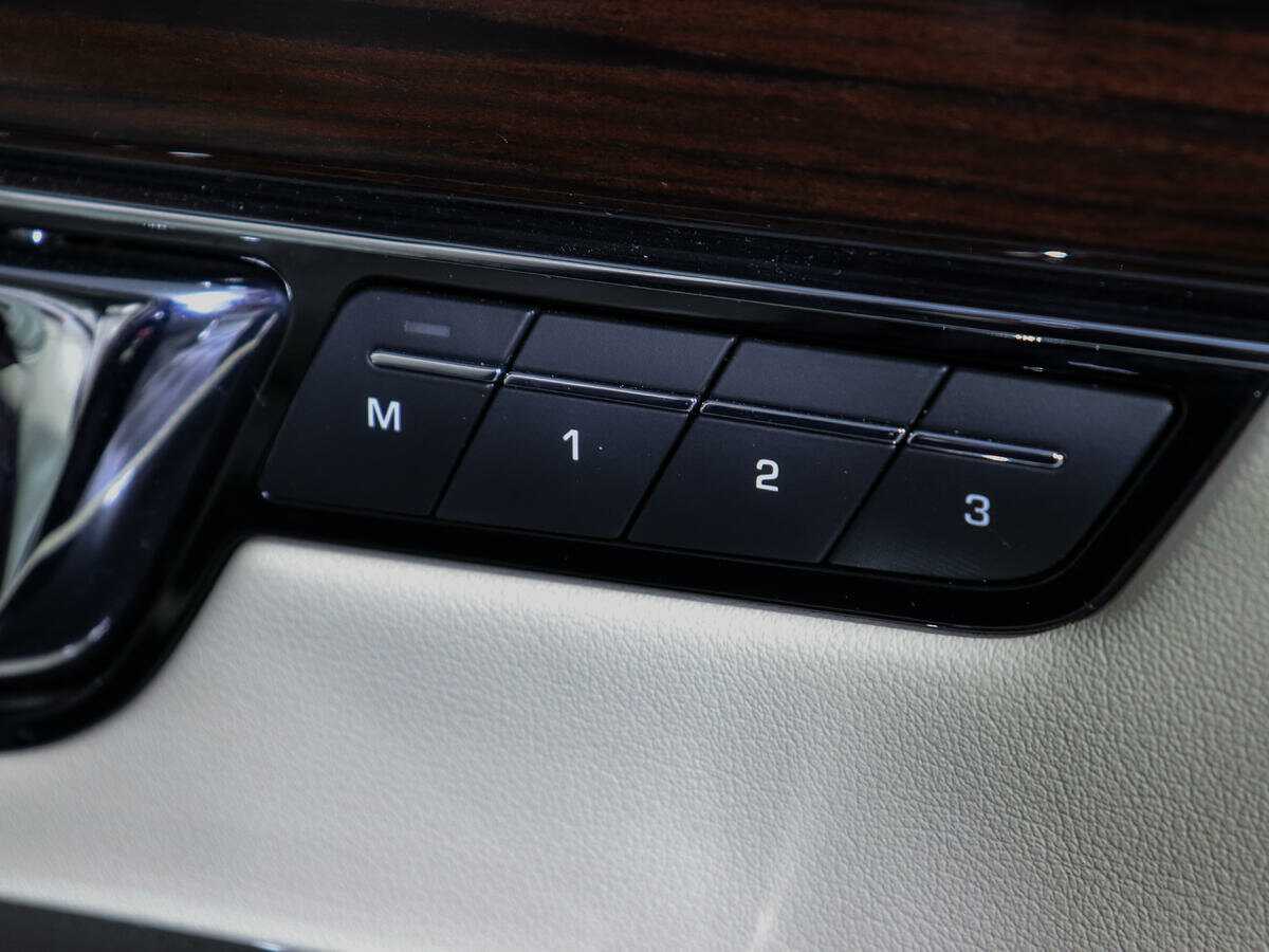 Jaguar XJ 2014 года с пробегом. Фото: #14