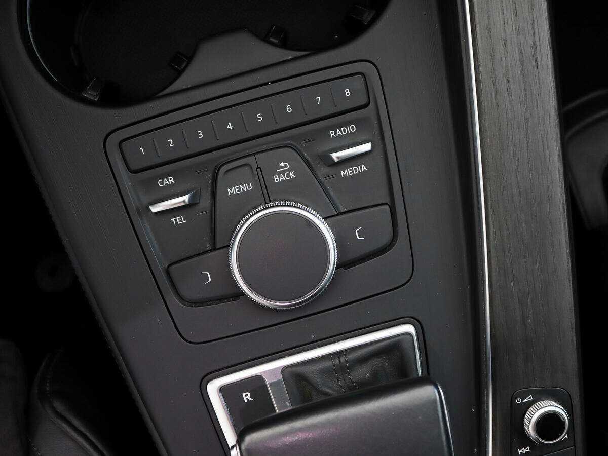 Audi A4 2019 года с пробегом. Фото: #9