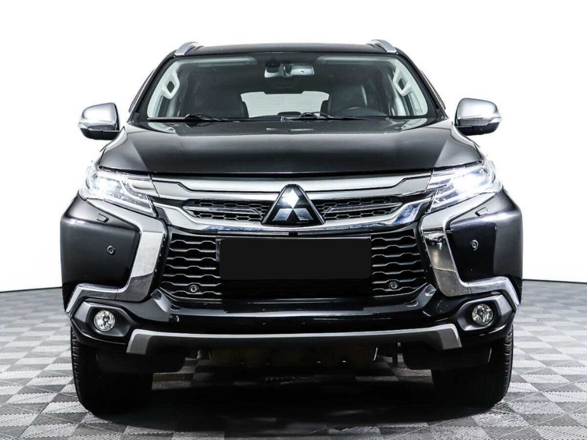 Mitsubishi Pajero Sport 2018 года с пробегом. Фото: #1