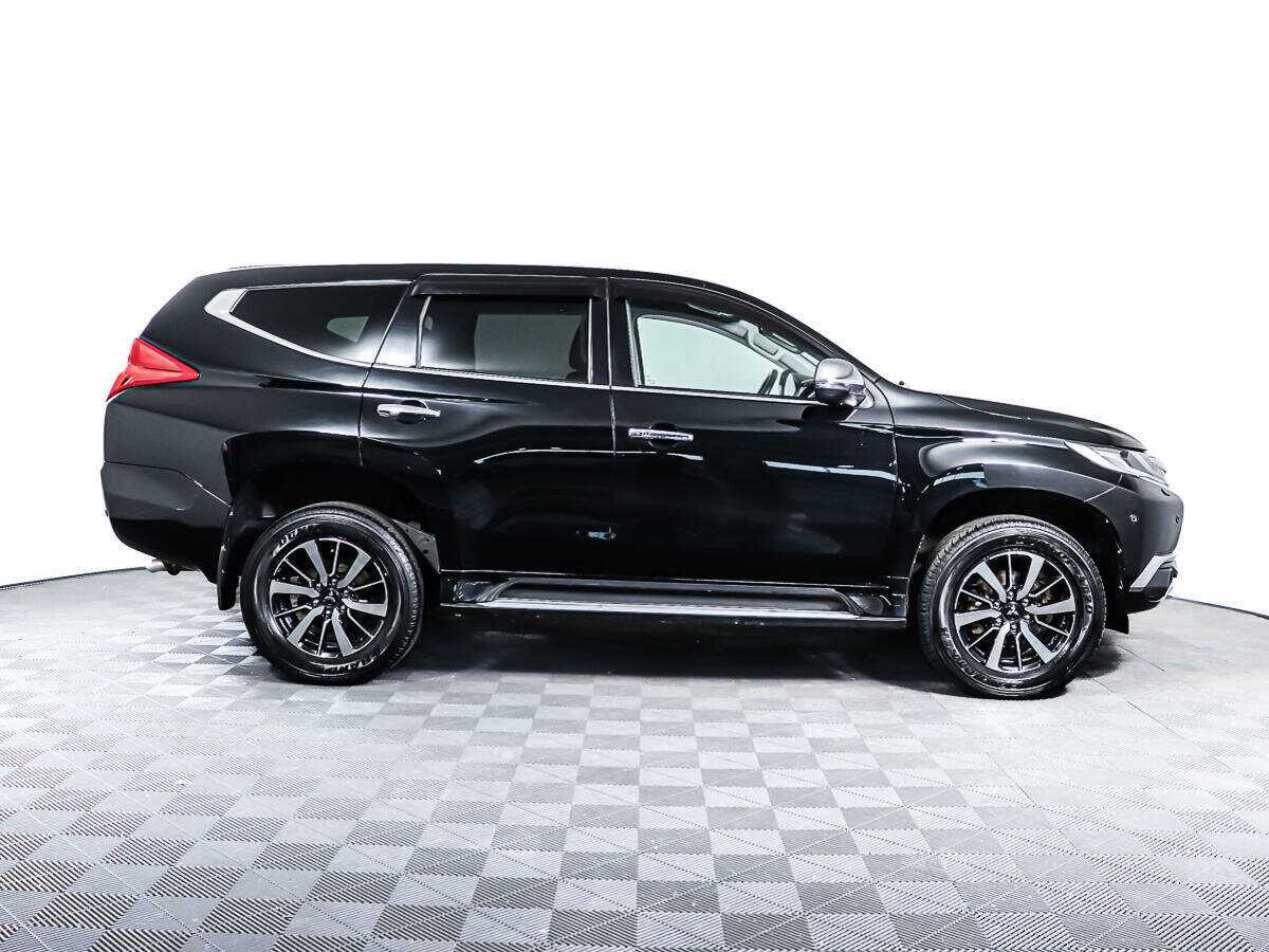 Mitsubishi Pajero Sport 2018 года с пробегом. Фото: #3