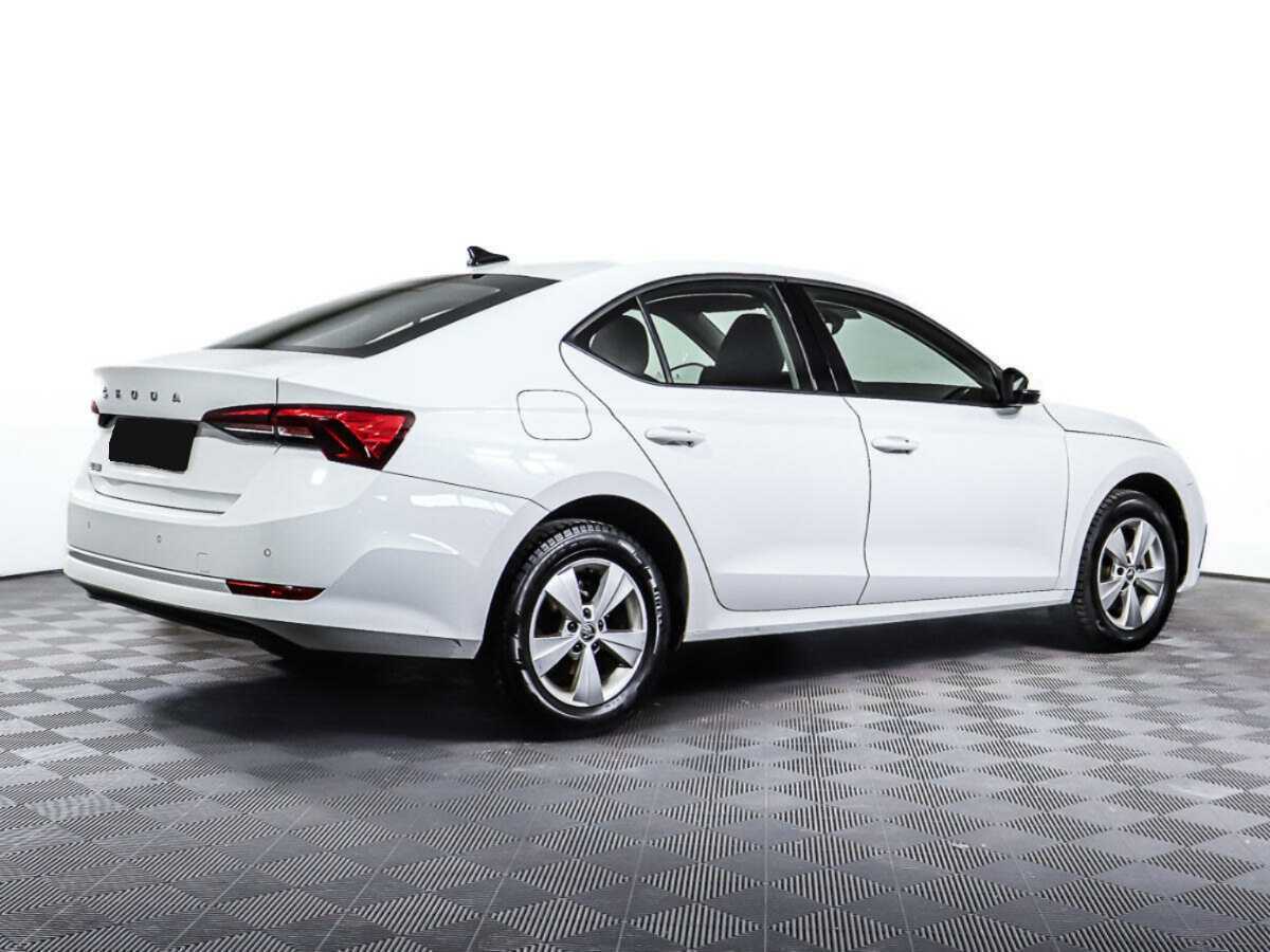 Б/У Шкода Октавия 2021 года. Фото: #3