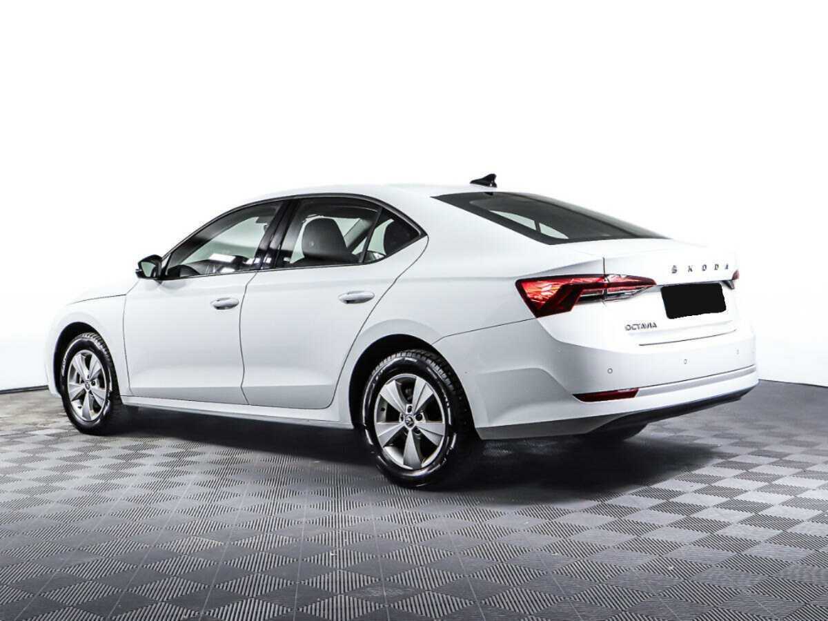 Б/У Шкода Октавия 2021 года. Фото: #5