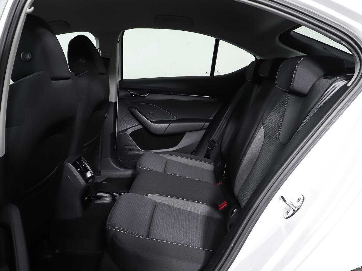 Б/У Шкода Октавия 2021 года. Фото: #8