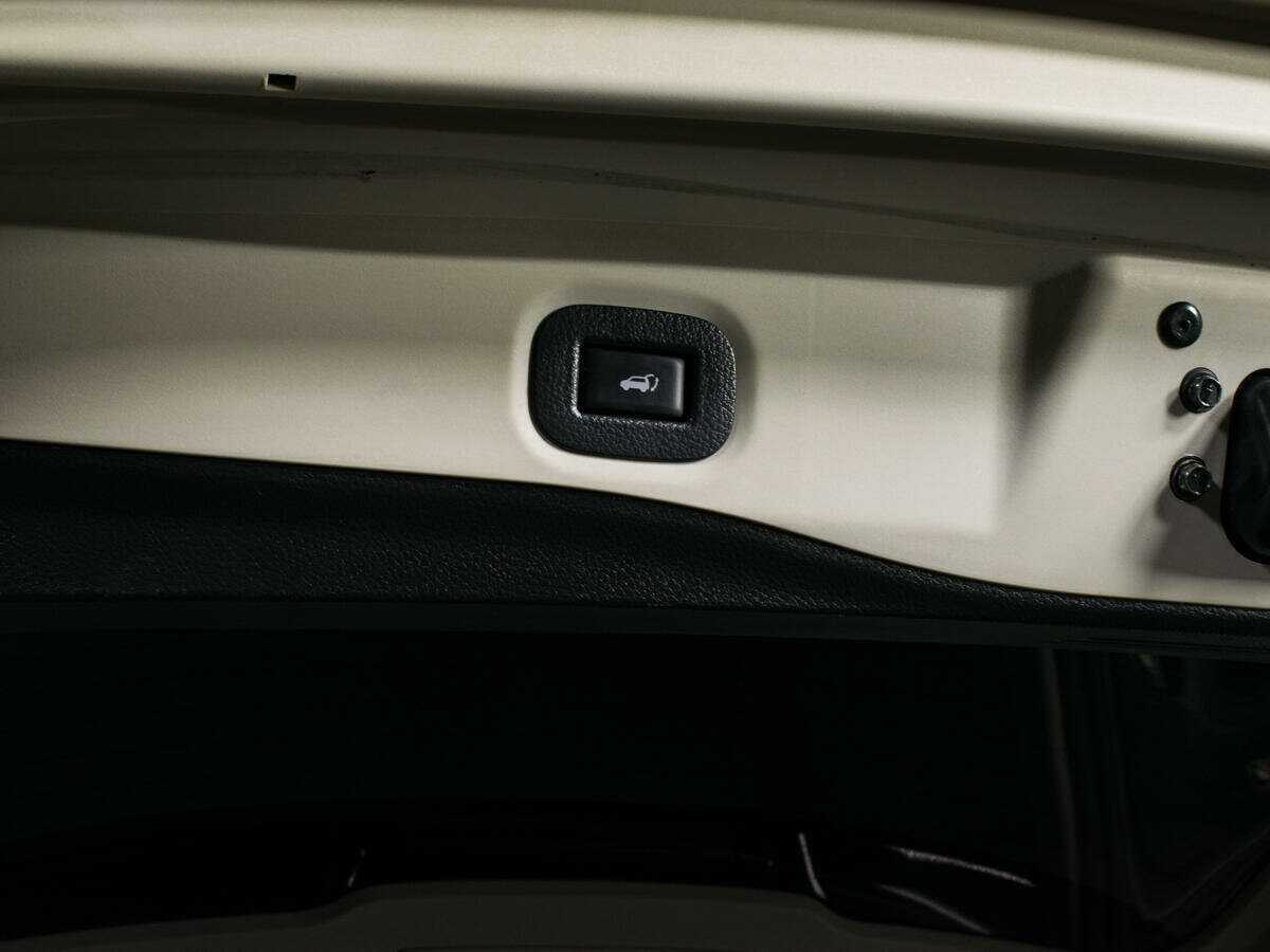 Б/У Ниссан Икс-Трейл 2016 года. Фото: #9