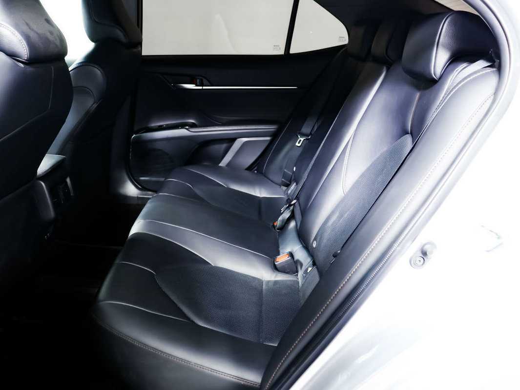 Toyota Camry 2018 года с пробегом. Фото: #11