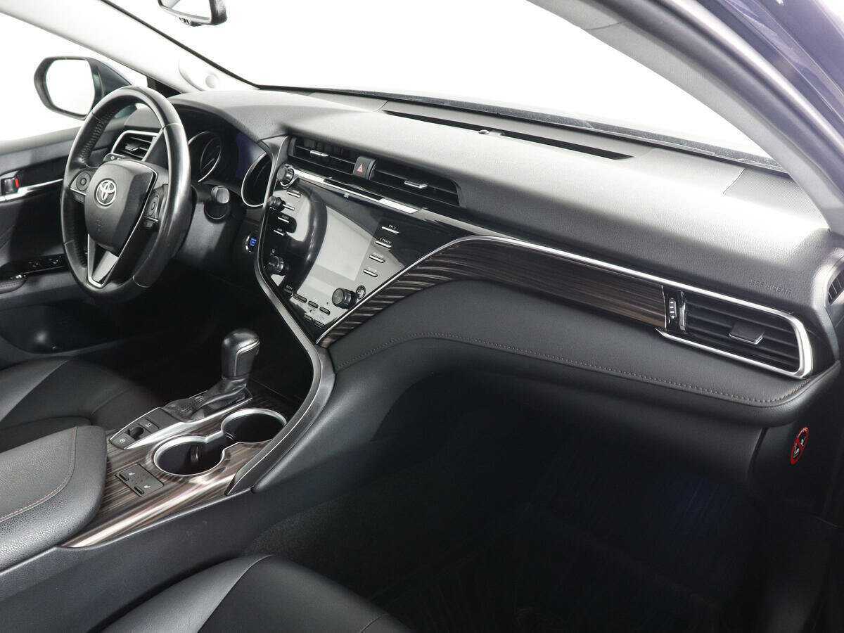 Toyota Camry 2020 года с пробегом. Фото: #9