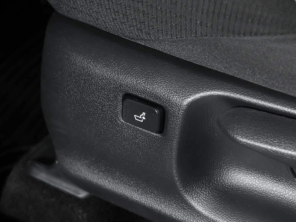 Toyota C-HR 2018 года с пробегом. Фото: #16