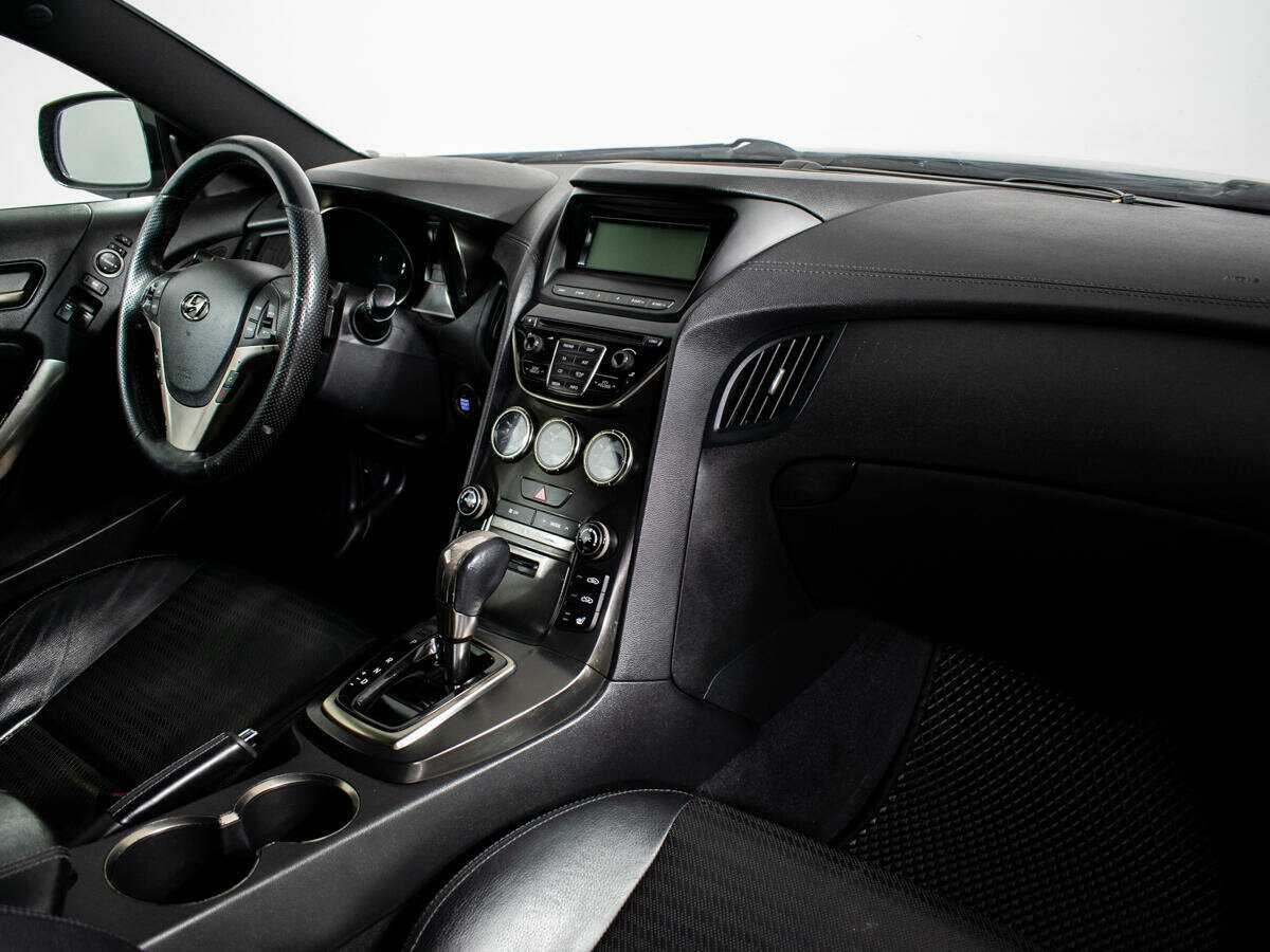 Hyundai Genesis Coupe 2012 года с пробегом. Фото: #6
