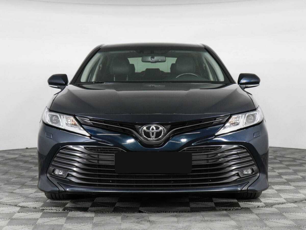 Toyota Camry 2018 года с пробегом. Фото: #1