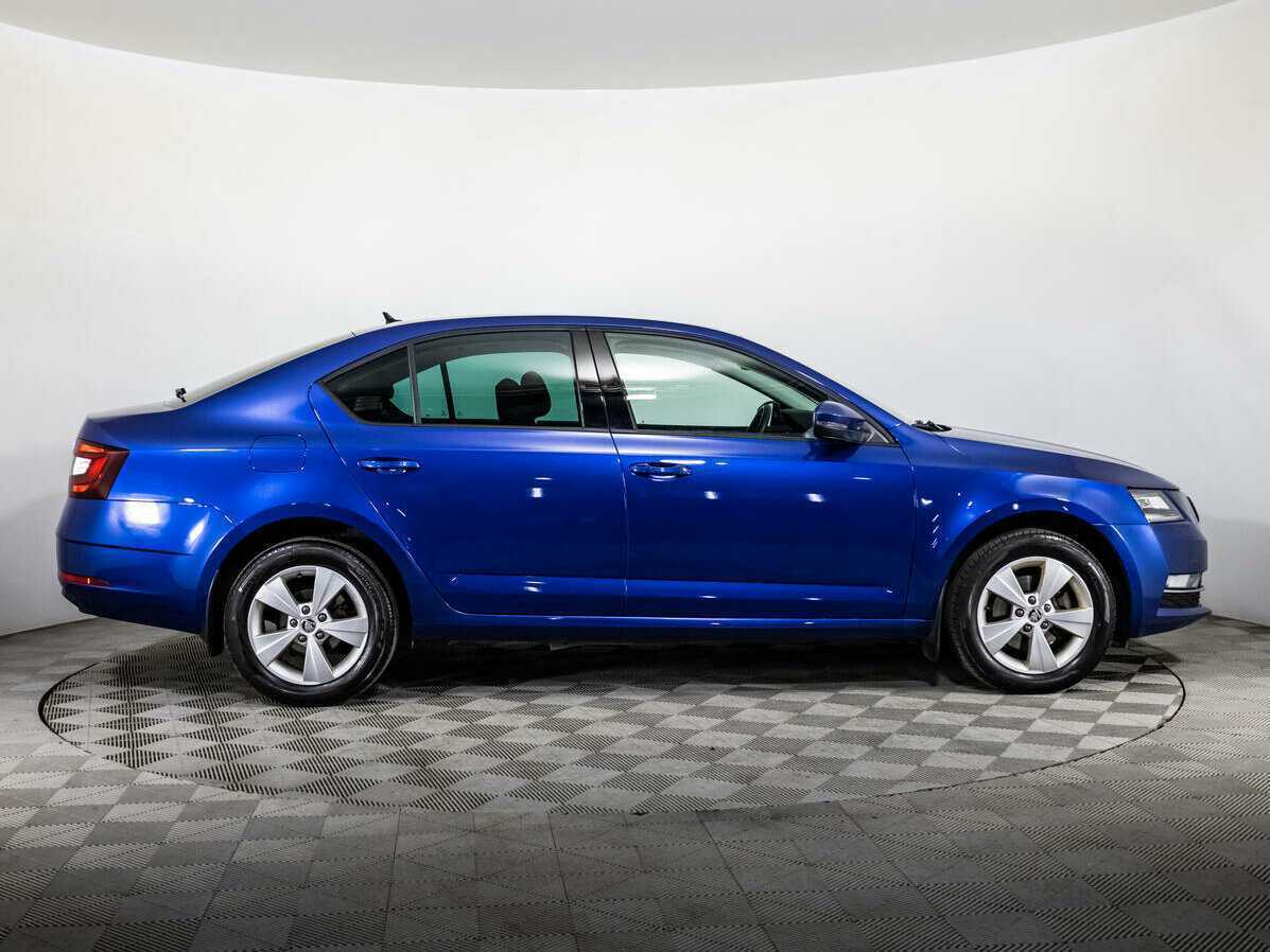 Б/У Шкода Октавия 2019 года. Фото: #3