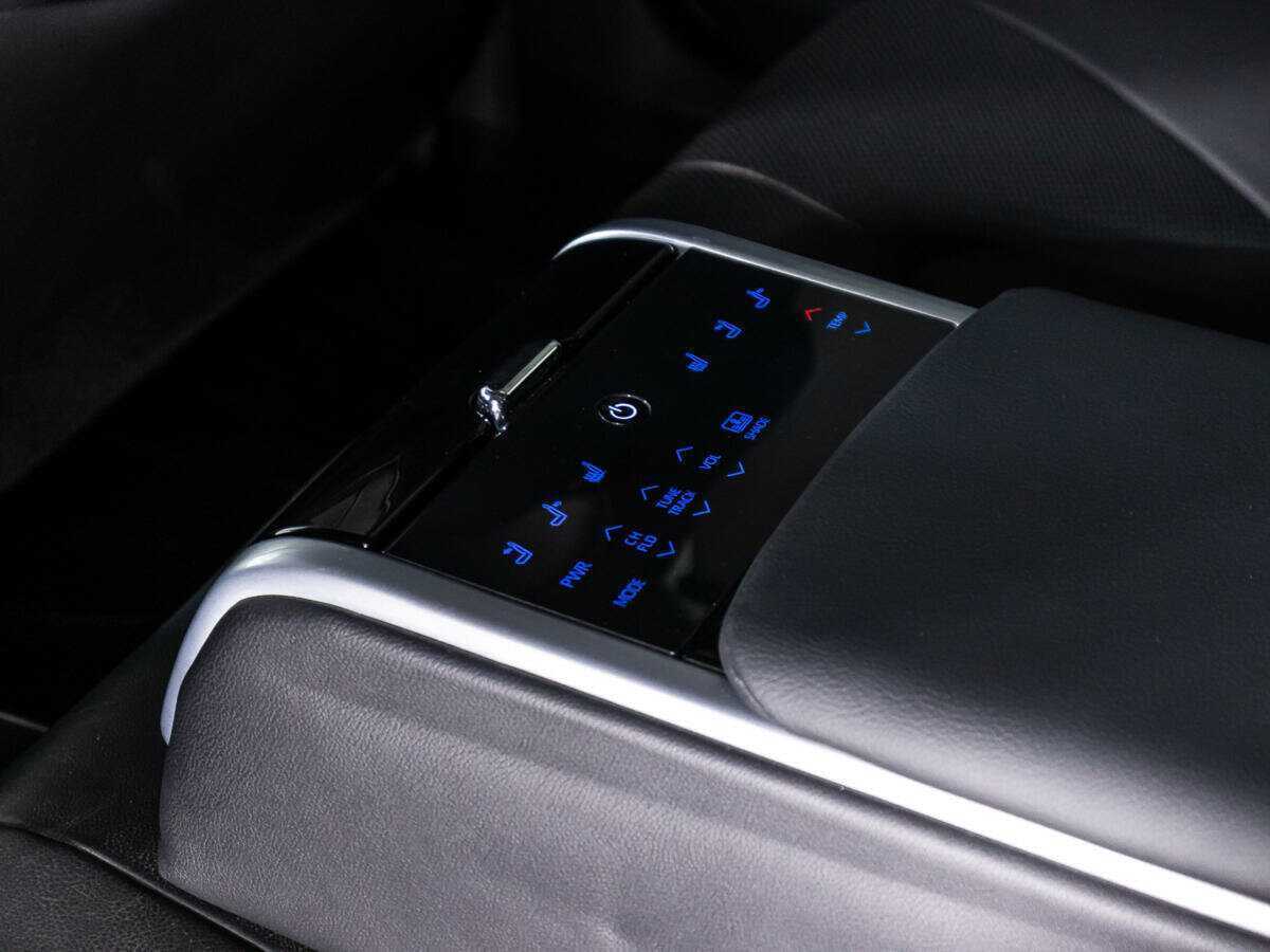 Toyota Camry 2018 года с пробегом. Фото: #20