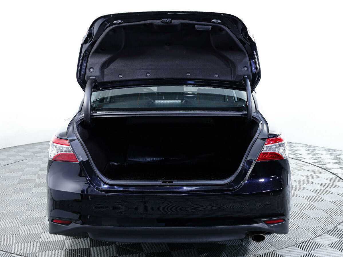 Toyota Camry 2019 года с пробегом. Фото: #8