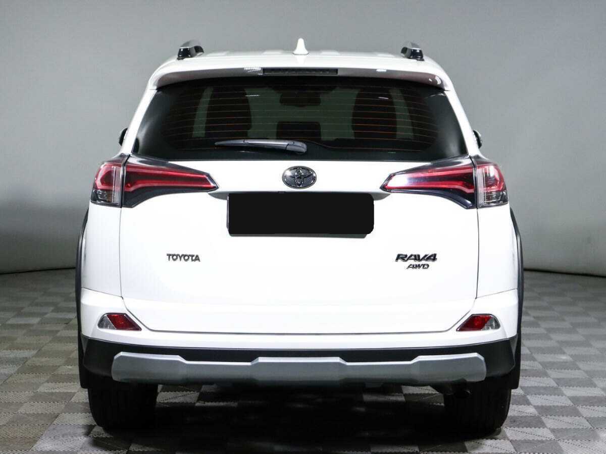 Toyota RAV4 2018 года с пробегом. Фото: #4