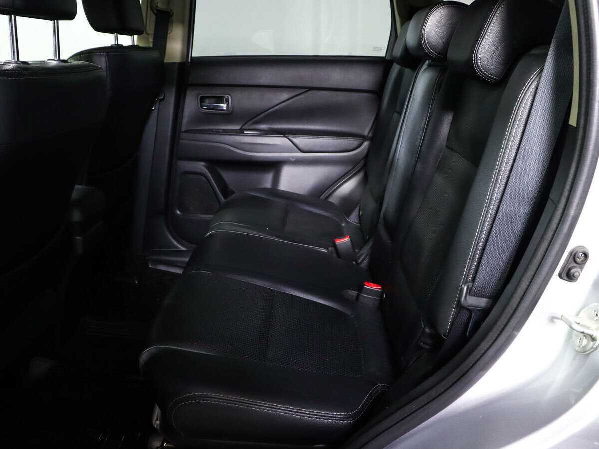 Mitsubishi Outlander 2017 года с пробегом. Фото: #7