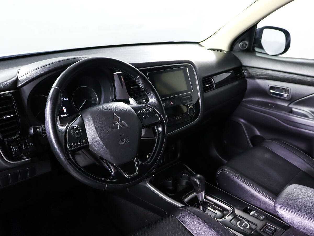 Mitsubishi Outlander 2017 года с пробегом. Фото: #11