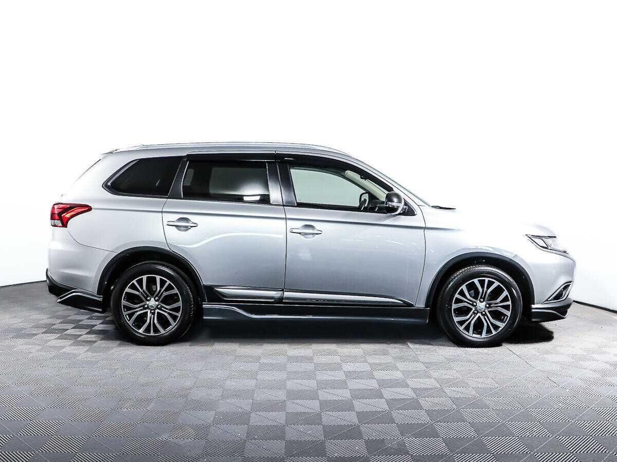 Mitsubishi Outlander 2018 года с пробегом. Фото: #3