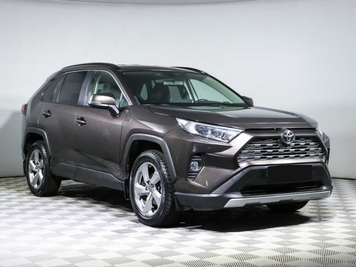 Toyota RAV4 2019 года с пробегом. Фото: #2