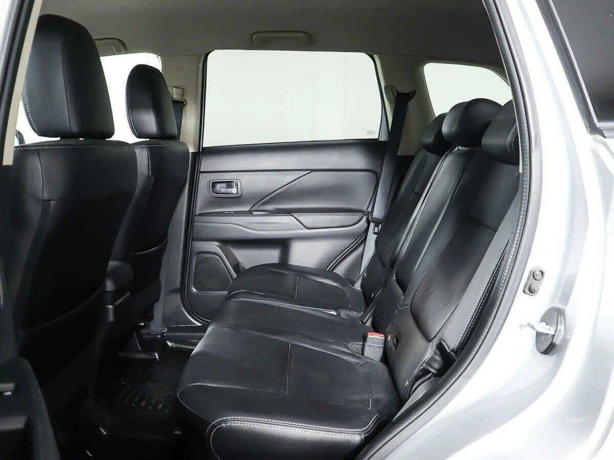 Mitsubishi Outlander 2016 года с пробегом. Фото: #12